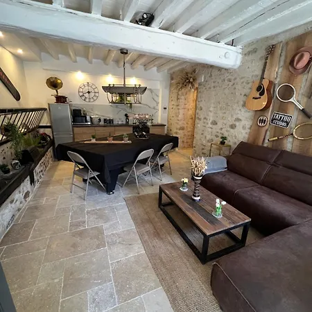 Charmante Maison Attenante Avec Jardinet Prive Ferienhaus *